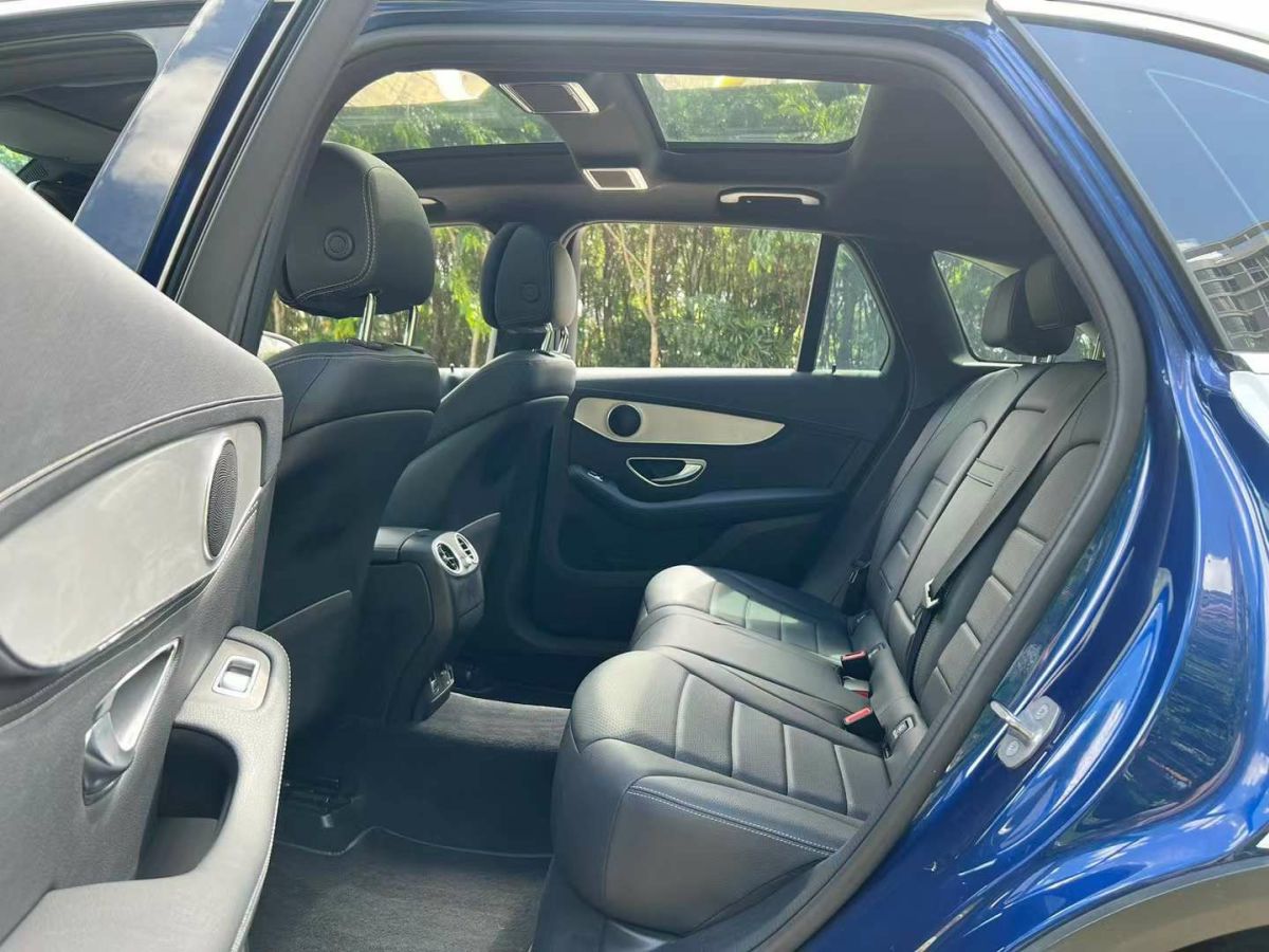 奔驰 奔驰A级  2019款  A 220 L 4MATIC 运动轿车图片