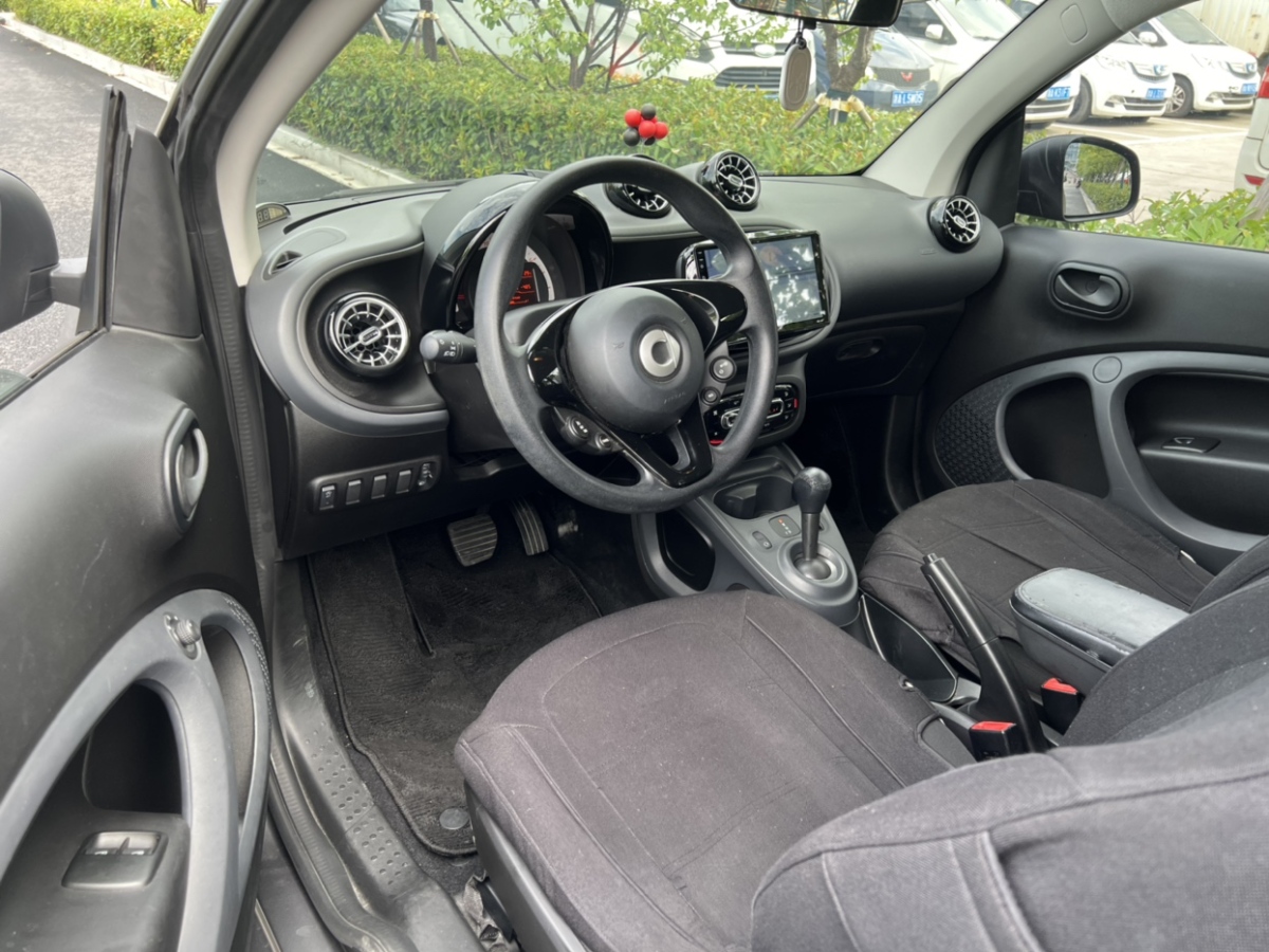 smart fortwo  2018款 1.0L 52千瓦硬頂靈動版圖片