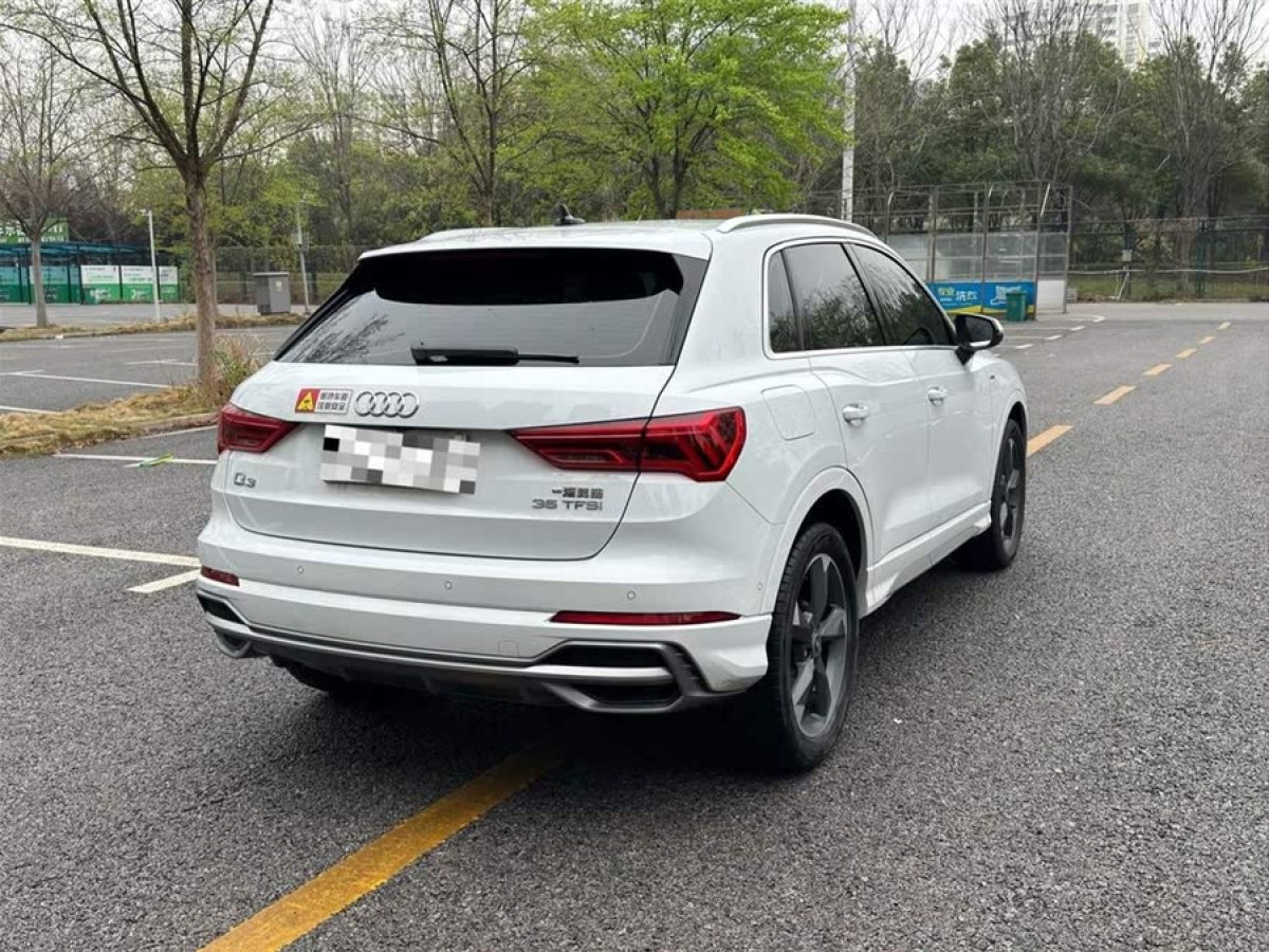 奧迪 奧迪Q3  2022款 35 TFSI 時(shí)尚動(dòng)感型圖片