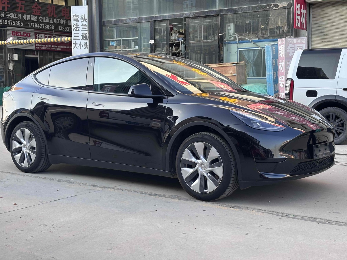 特斯拉 Model 3  2022款 后輪驅(qū)動版圖片