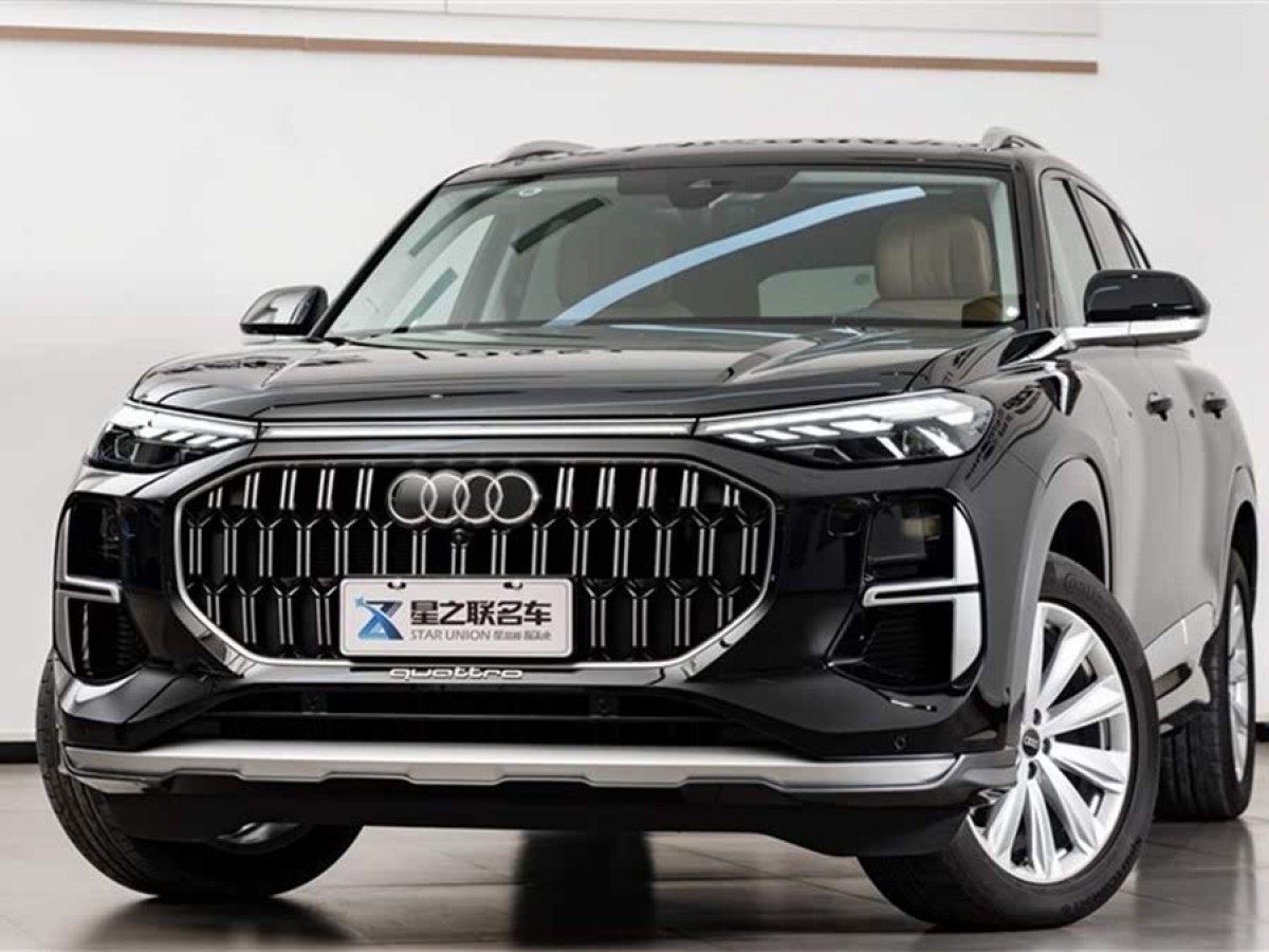 奧迪 奧迪Q6  2024款 45 TFSI quattro 齊云型 羽林套裝 6座圖片