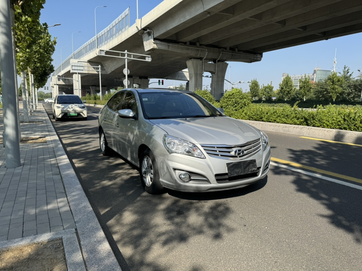 現(xiàn)代 悅動  2011款 1.6L 手動頂級型圖片