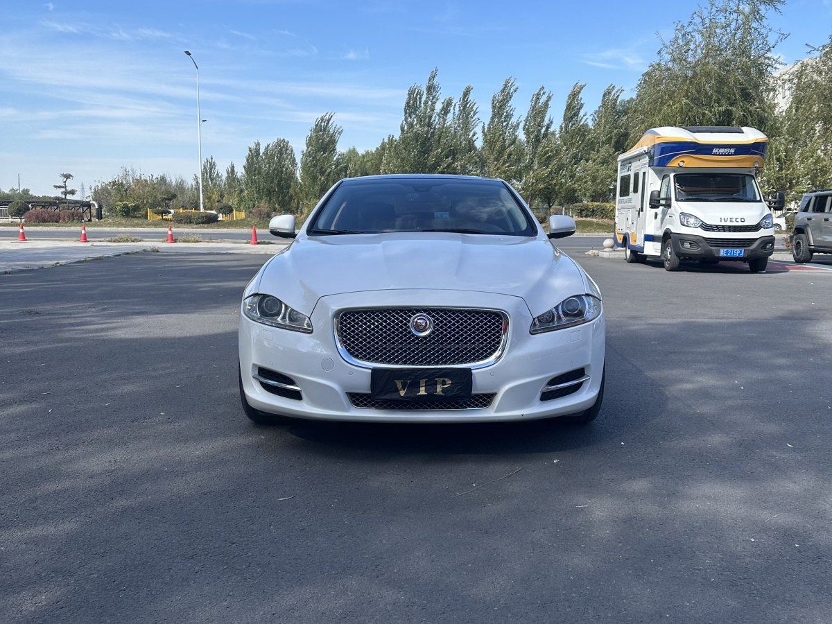 捷豹 XJ  2014款 XJL 2.0T 兩驅(qū)典雅商務(wù)版圖片