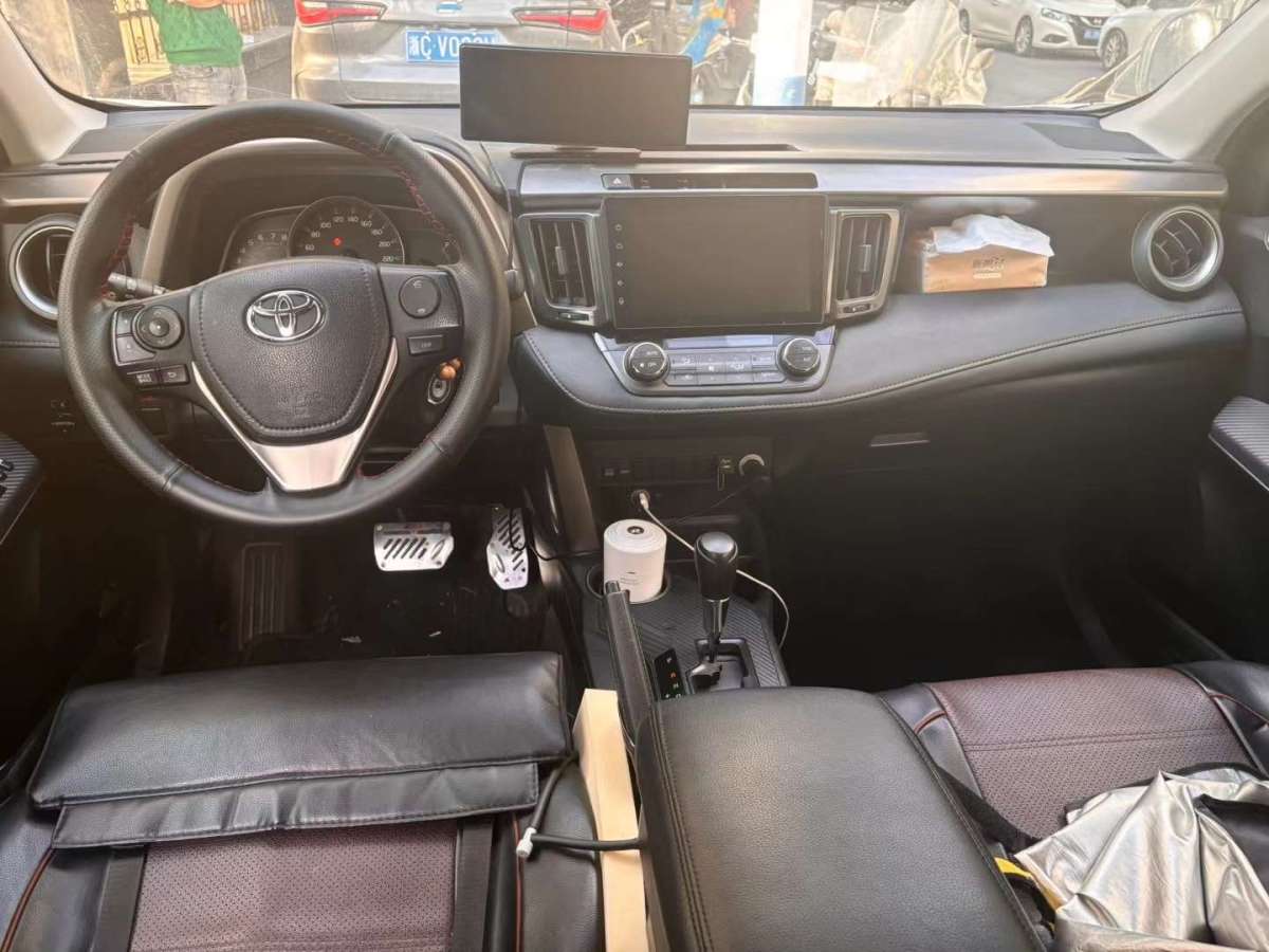 豐田 RAV4榮放  2015款 2.0L CVT兩驅(qū)都市版圖片