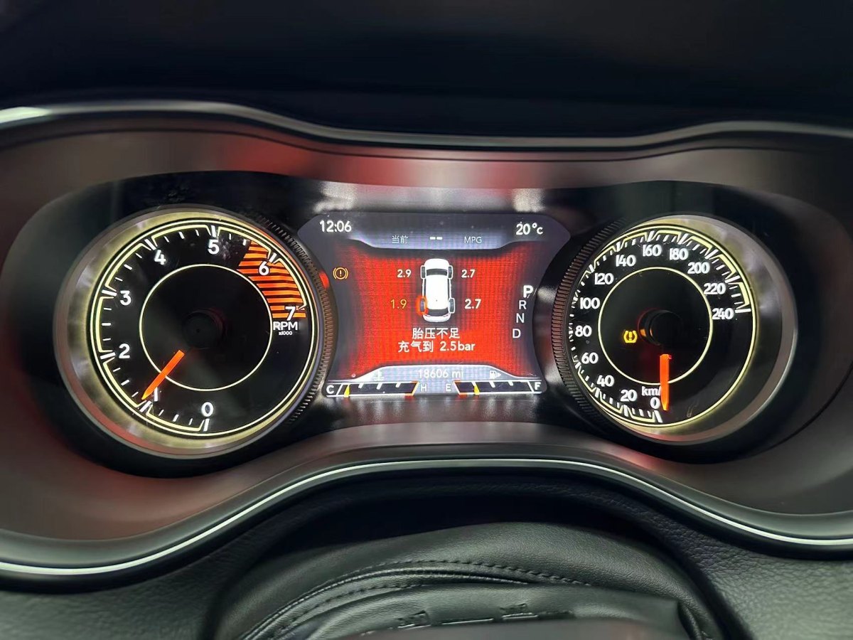 Jeep 自由光  2019款 2.0T 四驅(qū)探享版+自動(dòng)駕駛智慧包 國(guó)VI圖片