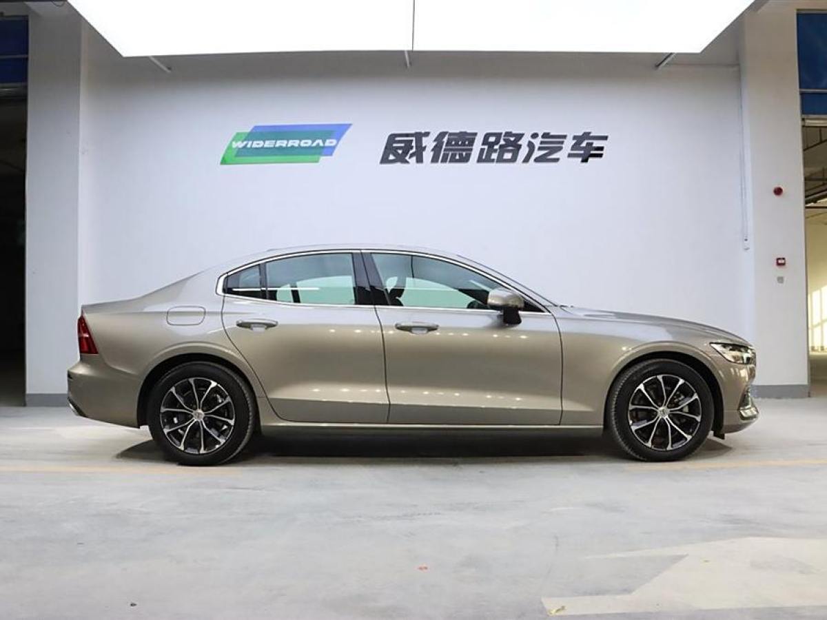 2021年5月沃爾沃 S60L  2021款 T4 智逸豪華版