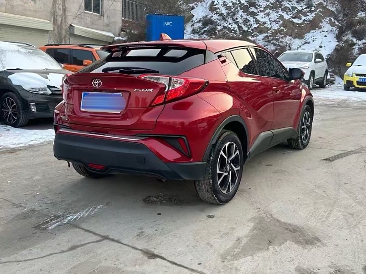 豐田 C-HR  2018款 2.0L 領(lǐng)先天窗版 國(guó)V圖片