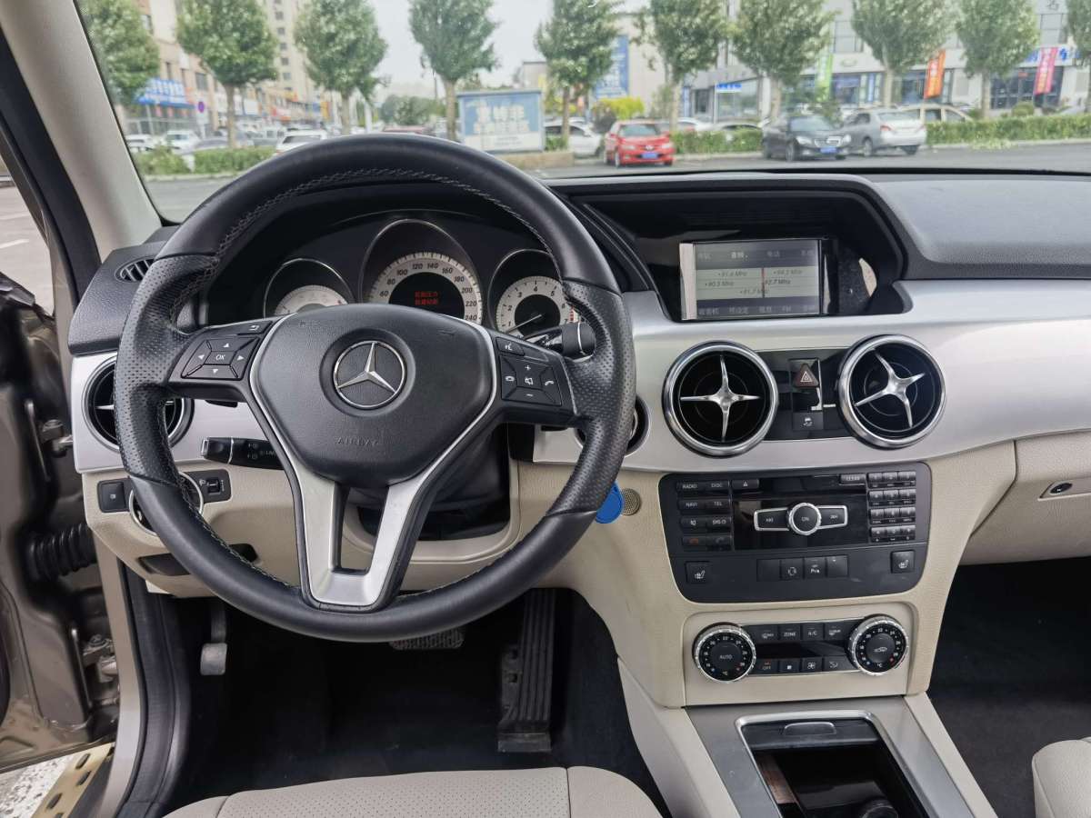 2014年6月奔馳 奔馳GLK級  2013款 GLK 300 4MATIC 動感天窗型