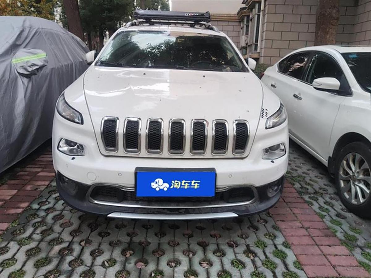 Jeep 自由光  2016款 2.4L 優(yōu)越版圖片