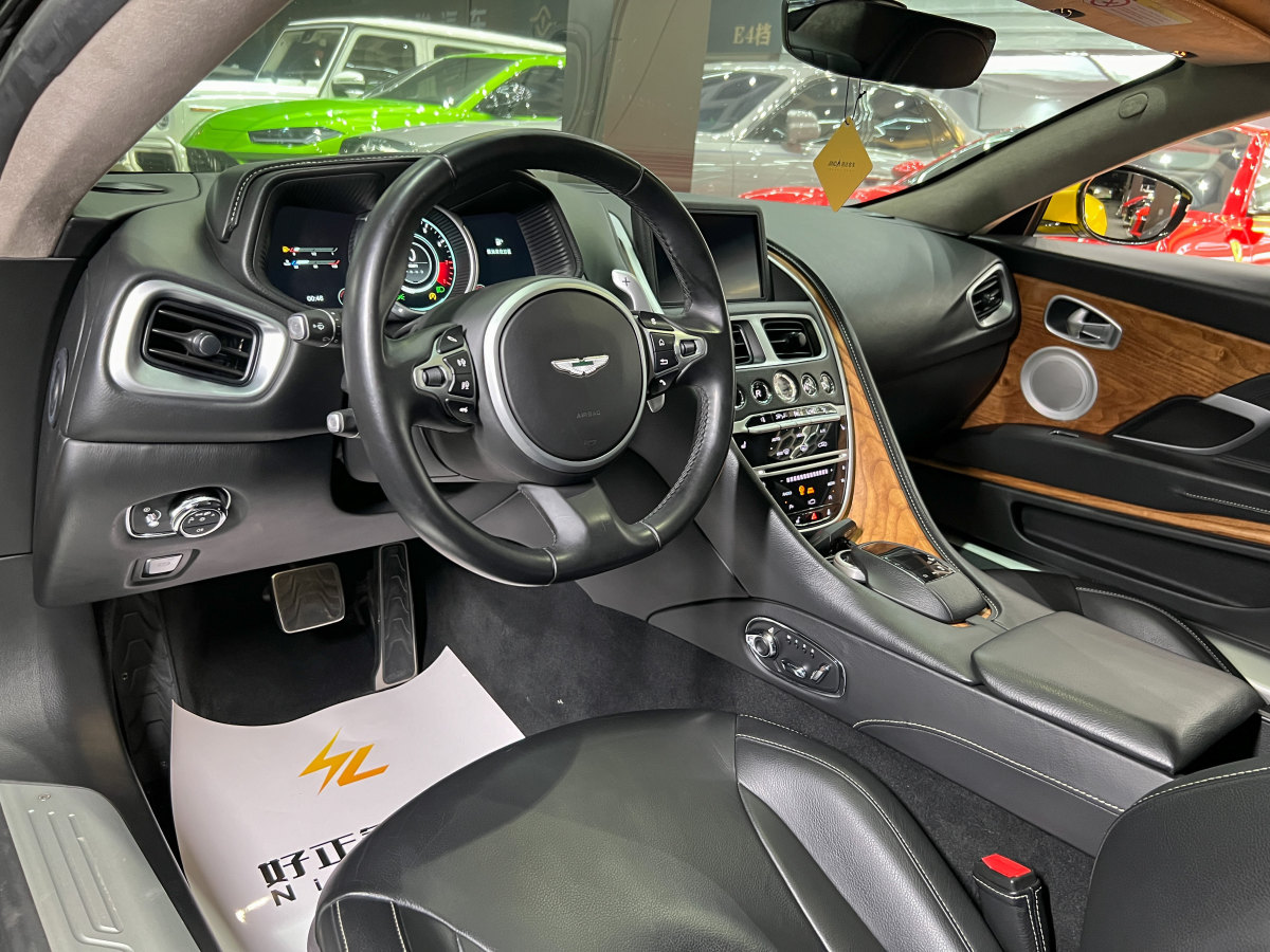 2018年9月阿斯顿·马丁 阿斯顿・马丁DB11  2019款 4.0T V8 Coupe