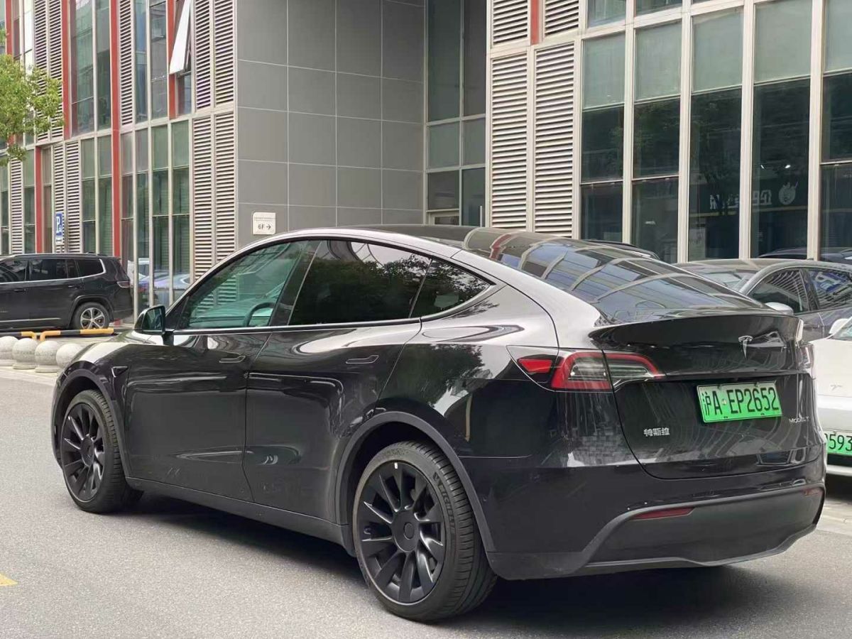 特斯拉 Model S  2023款 三電機(jī)全輪驅(qū)動(dòng) Plaid版圖片