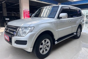 帕杰羅 三菱 3.0L 自動標(biāo)準(zhǔn)版 國V