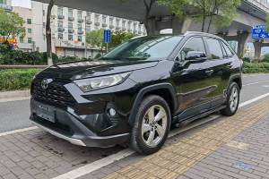 RAV4榮放 豐田 2.0L CVT兩驅(qū)風(fēng)尚PLUS版