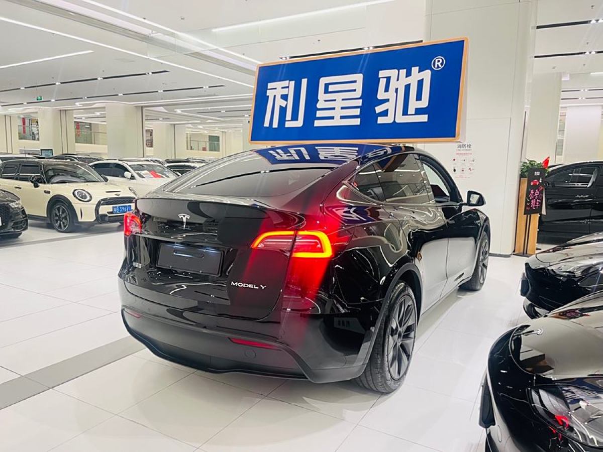 特斯拉 Model Y  2023款 煥新版 后輪驅(qū)動(dòng)圖片