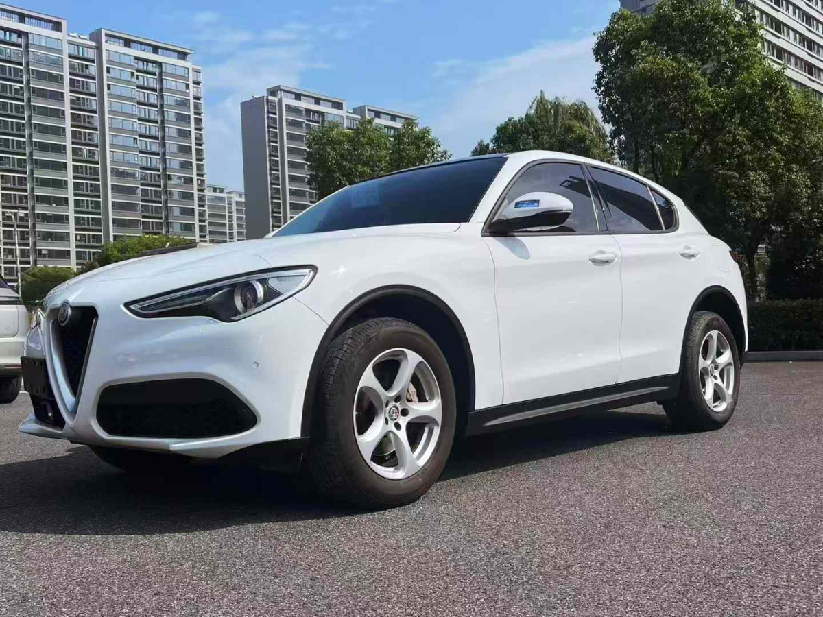 阿爾法·羅密歐 Stelvio  2017款 2.0T 200HP 精英版圖片