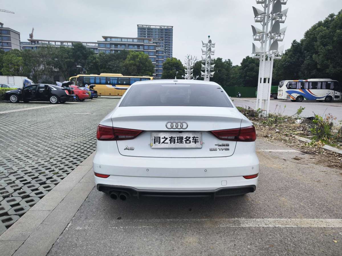 奧迪 奧迪A3  2018款 30周年年型 Limousine 35 TFSI 時(shí)尚型圖片