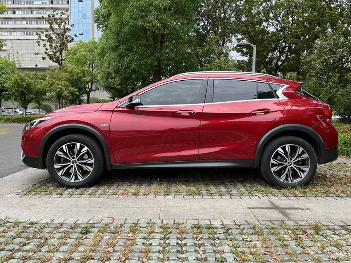 英菲尼迪 QX30  2017款 2.0T 四驅(qū)時尚版圖片