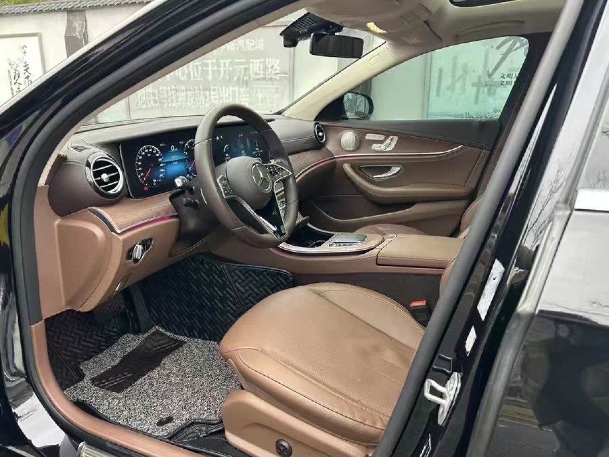 奔馳 奔馳E級(jí)  2023款 改款 E 300 L 豪華型圖片