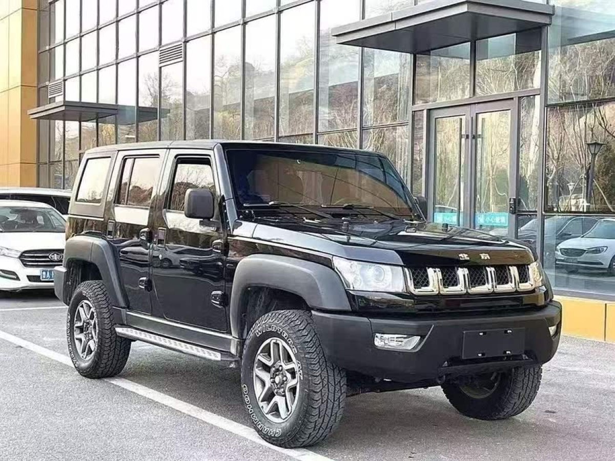 北京 BJ40  2019款 40L 2.3T 自動四驅(qū)越野版圖片