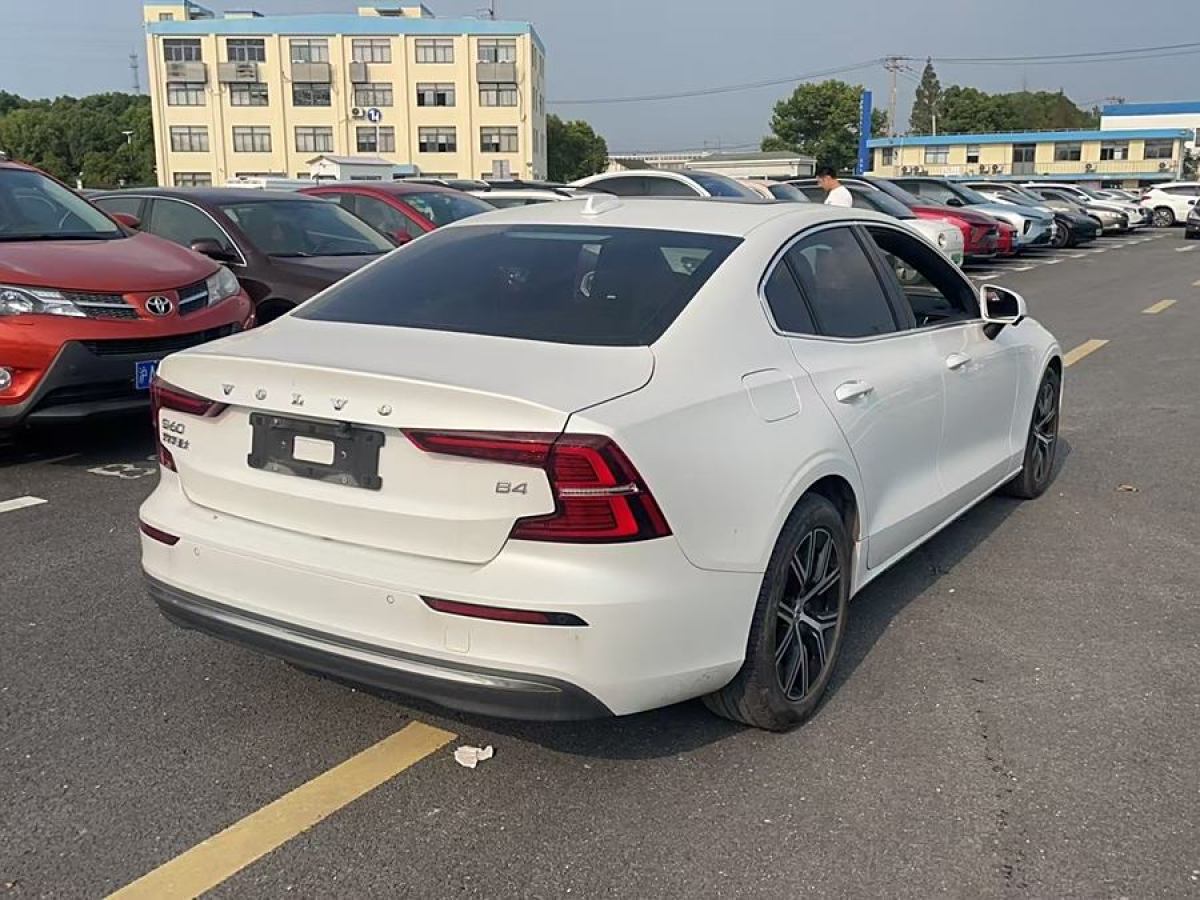 沃爾沃 S60L  2023款 B4 智遠(yuǎn)豪華版圖片