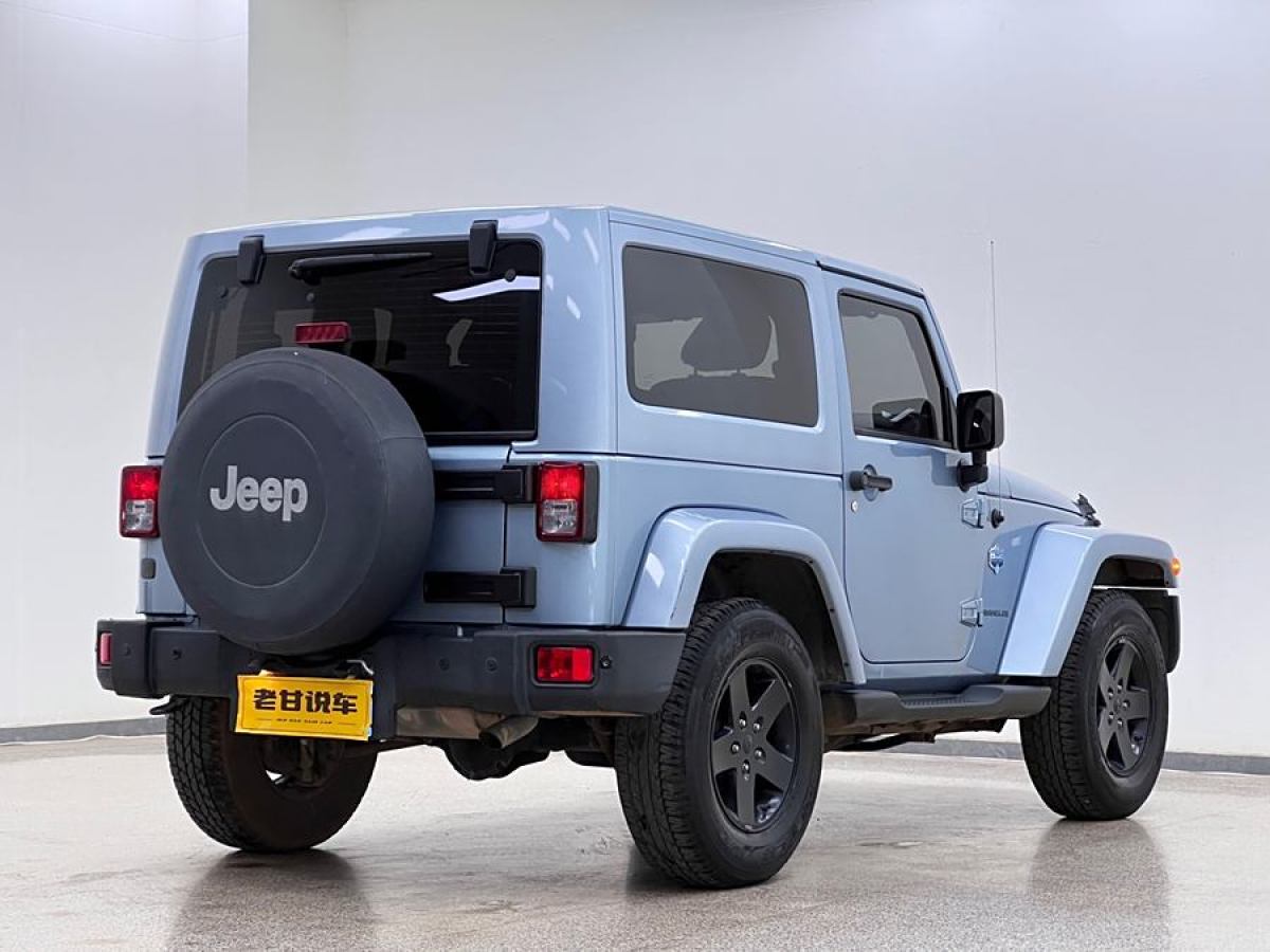 Jeep 牧馬人  2012款 3.6L Sahara 極地版圖片