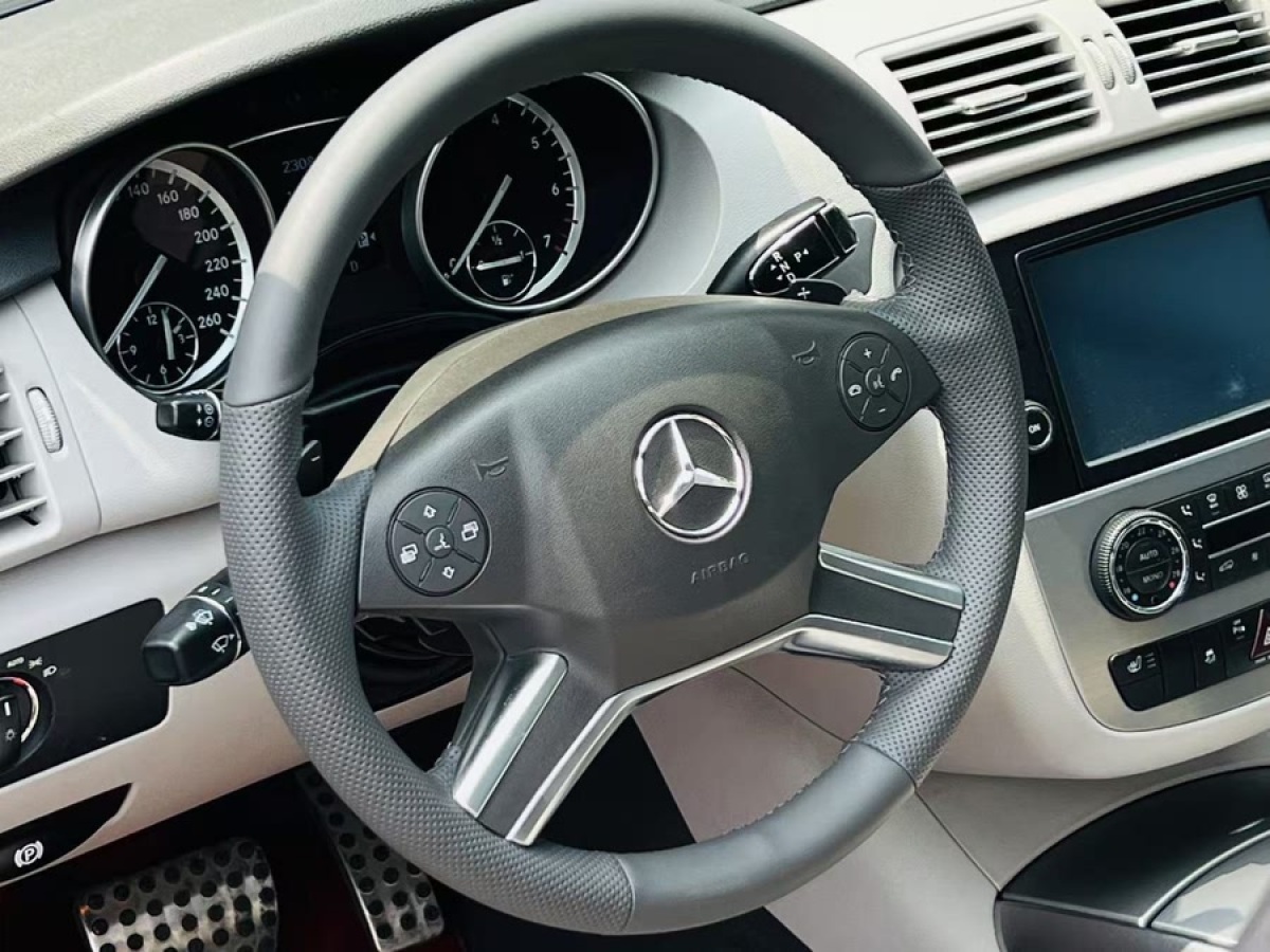 奔馳 奔馳R級(jí)  2014款 R 320 4MATIC 商務(wù)型圖片