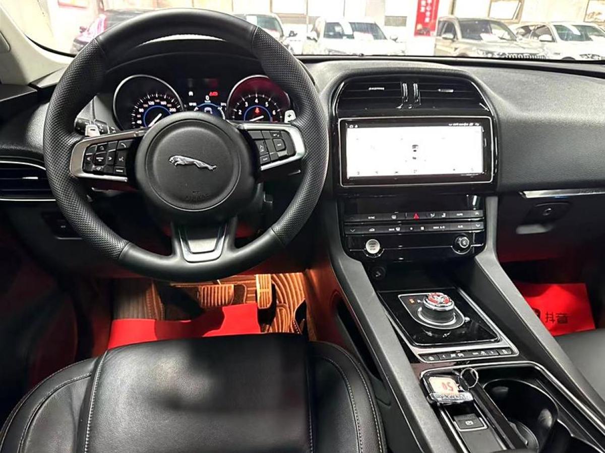 2019年11月捷豹 F-PACE  2018款 2.0T 四驅(qū)都市尊享版