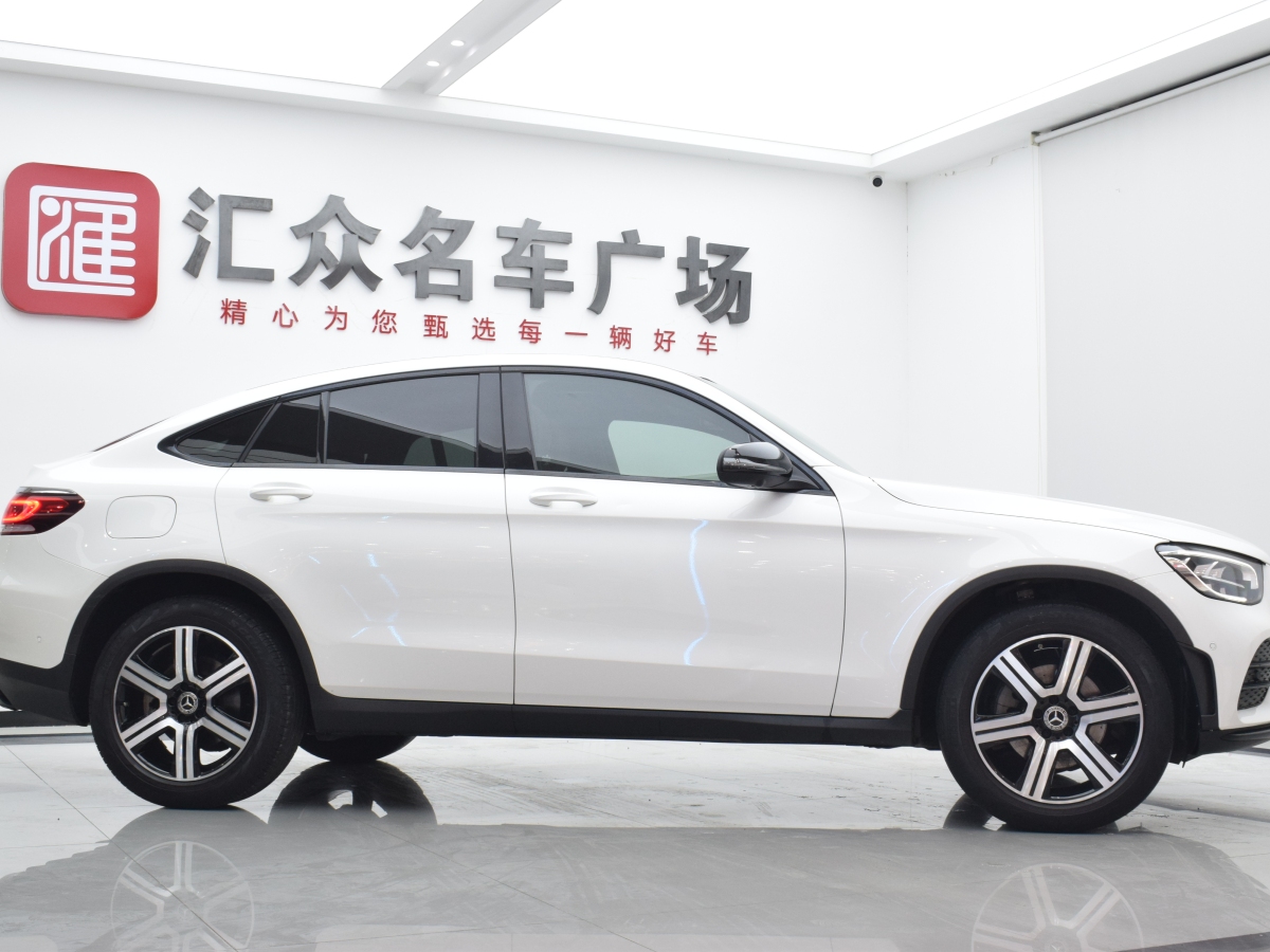 2022年10月奔馳 奔馳GLC  2022款 改款 GLC 260 4MATIC 轎跑SUV