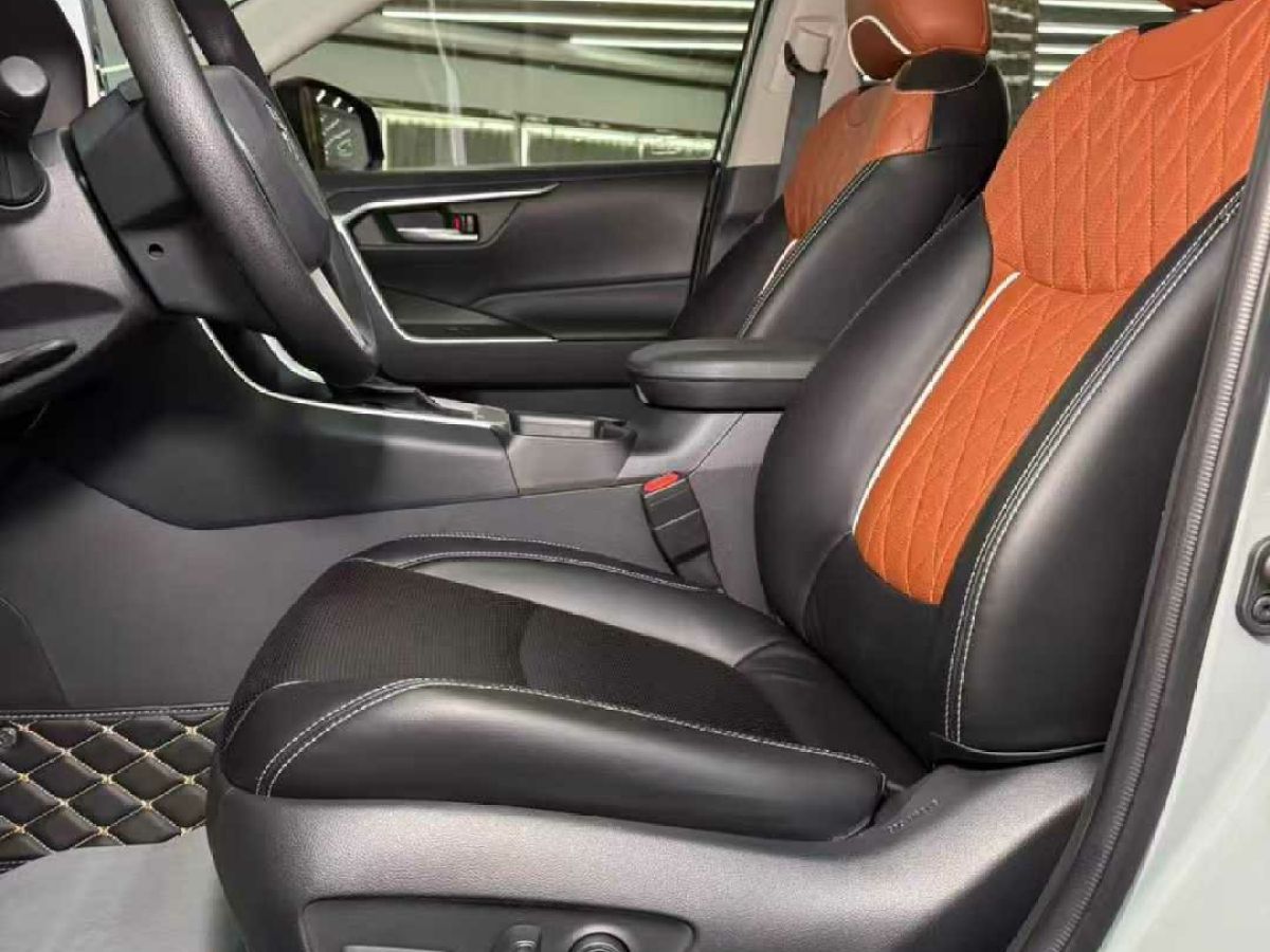 豐田 RAV4榮放  2020款 2.0L CVT兩驅(qū)風(fēng)尚版圖片