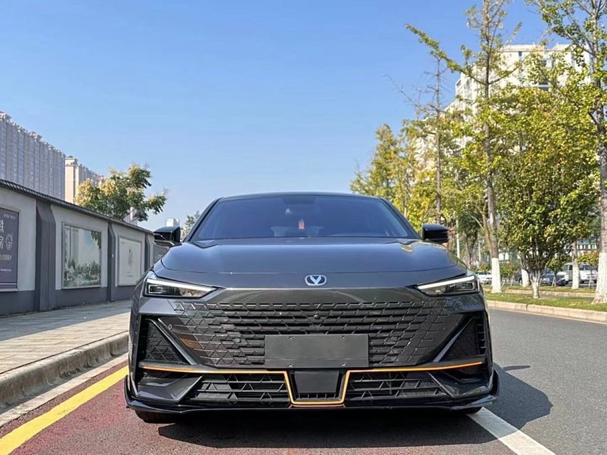 長安 長安UNI-V  2022款 1.5T 運(yùn)動(dòng)版圖片