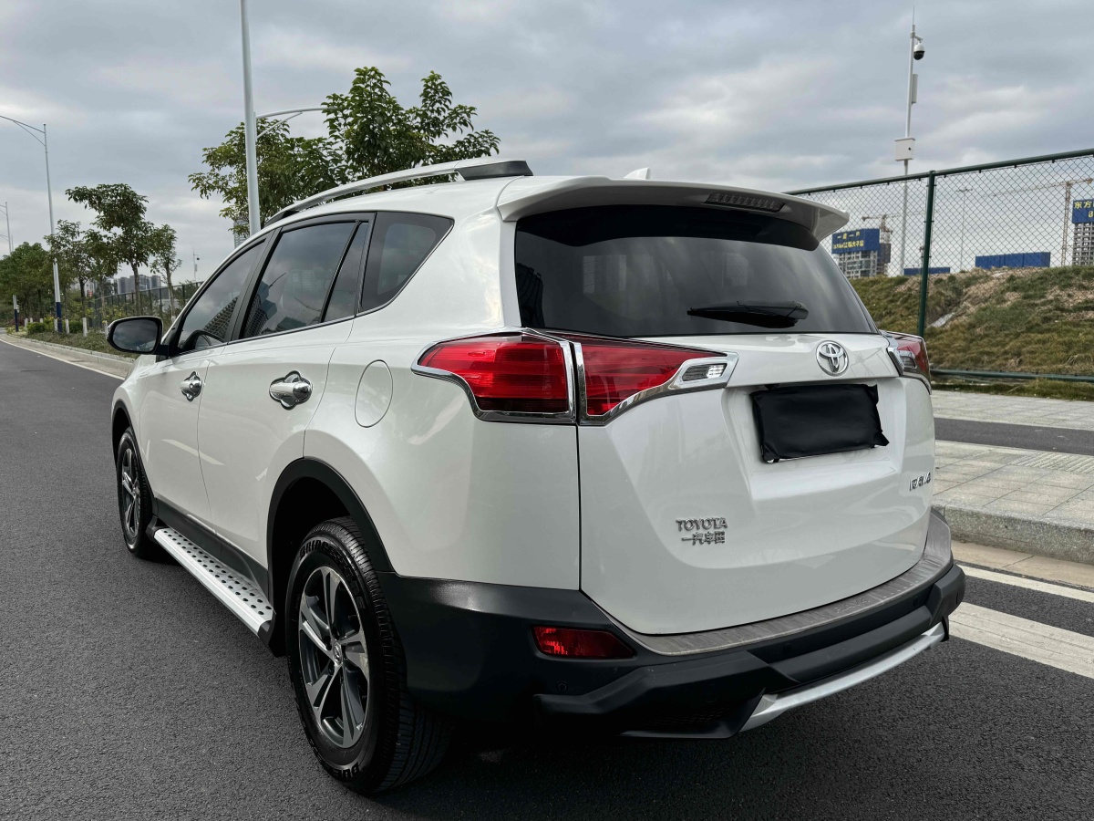 豐田 RAV4  2018款 榮放 2.0L CVT兩驅(qū)風(fēng)尚版圖片