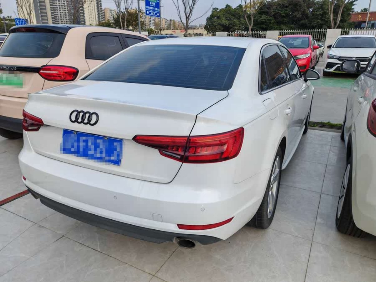 奧迪 奧迪A4L  2017款 Plus 40 TFSI 進(jìn)取型圖片