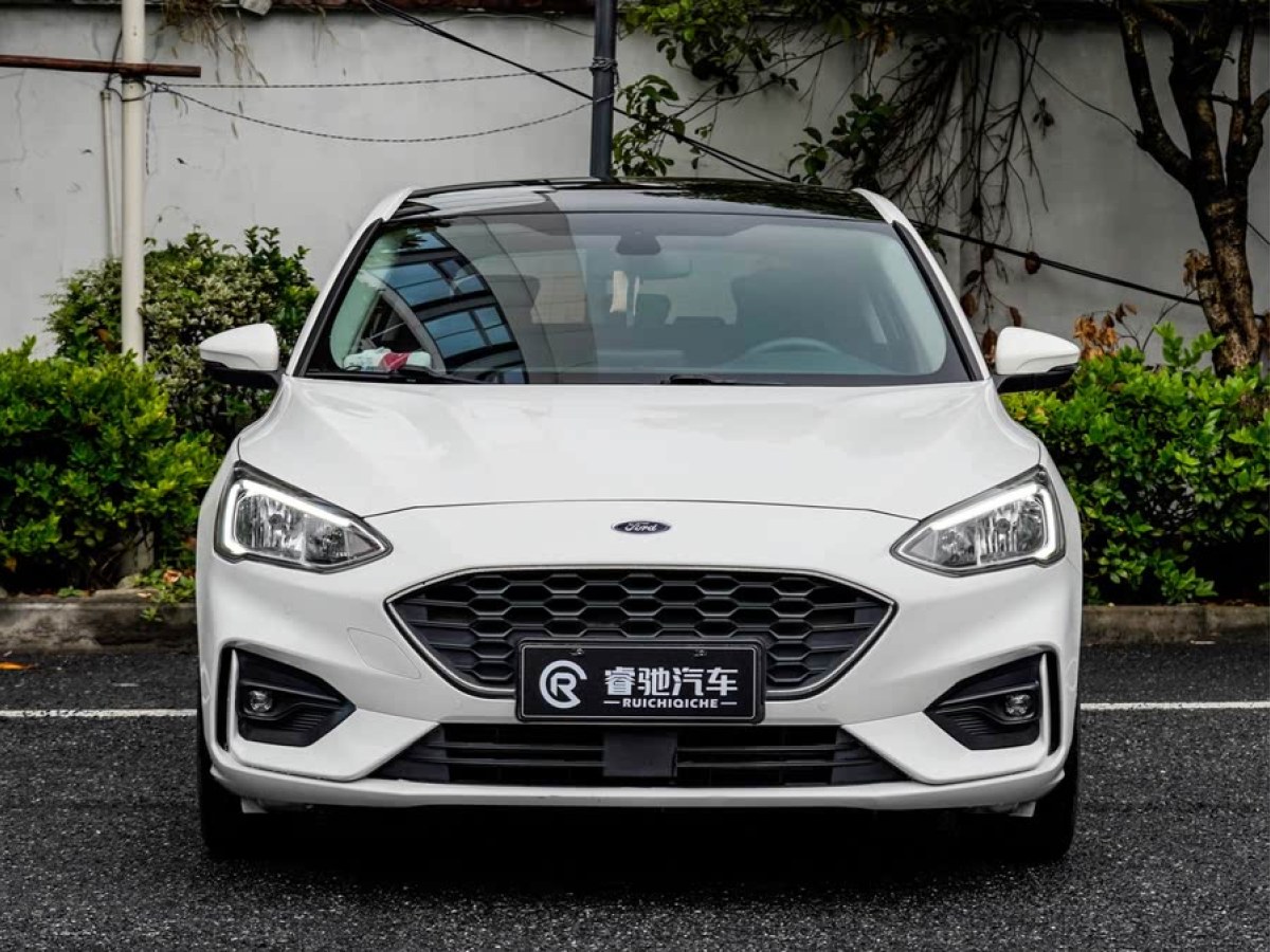 福特 福克斯  2020款 兩廂 EcoBoost 180 自動(dòng)鋒潮型圖片
