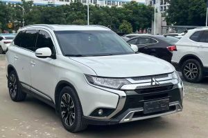 歐藍(lán)德 三菱 2.0L 兩驅(qū)暢享版 5座