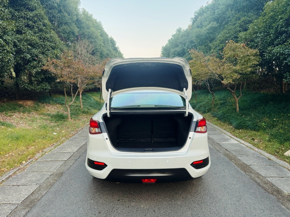 日產(chǎn) LANNIA 藍鳥  2019款 1.6L CVT智聯(lián)智酷版 國V圖片