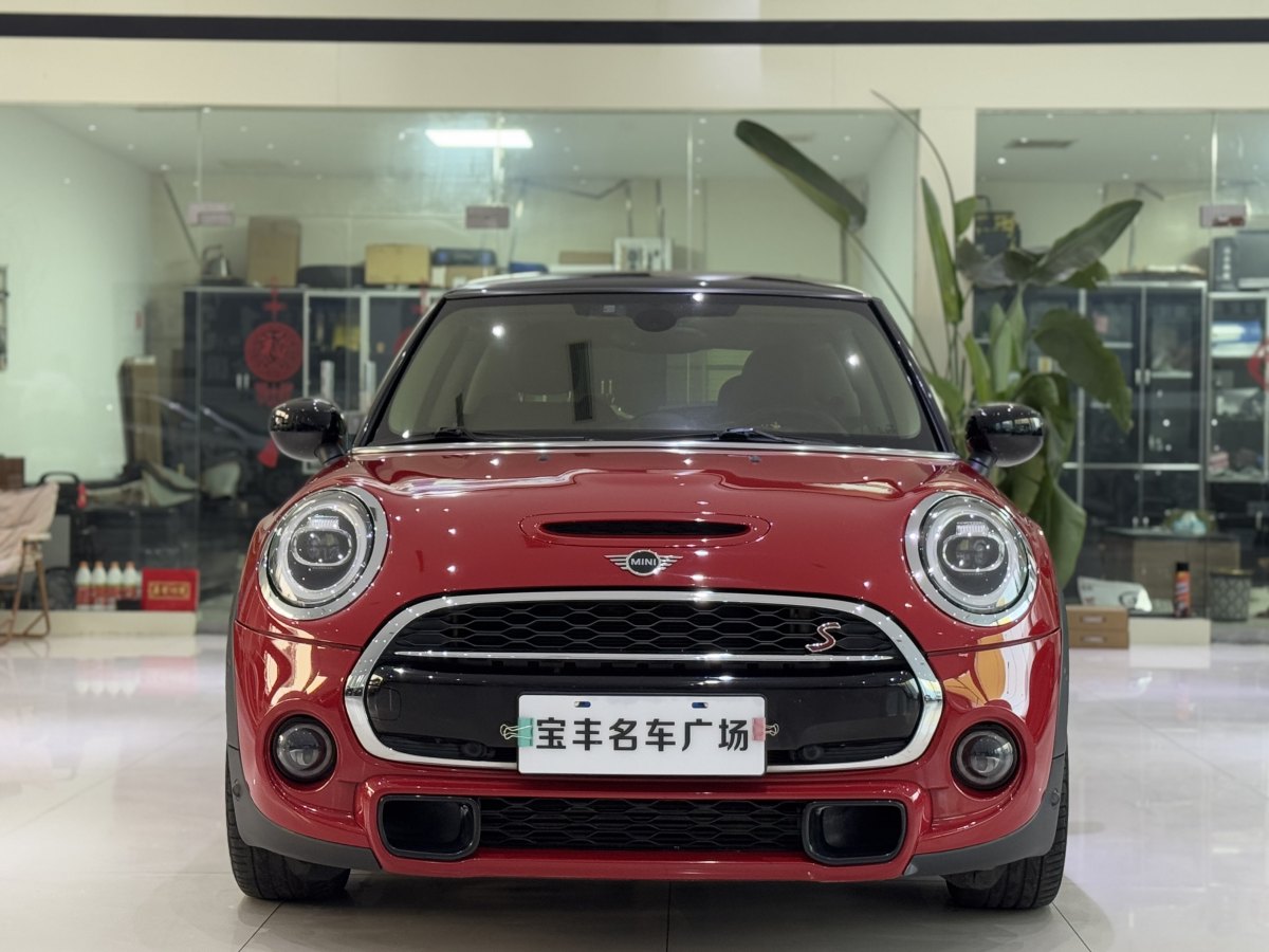 MINI MINI  2019款 2.0T COOPER S 經(jīng)典派圖片