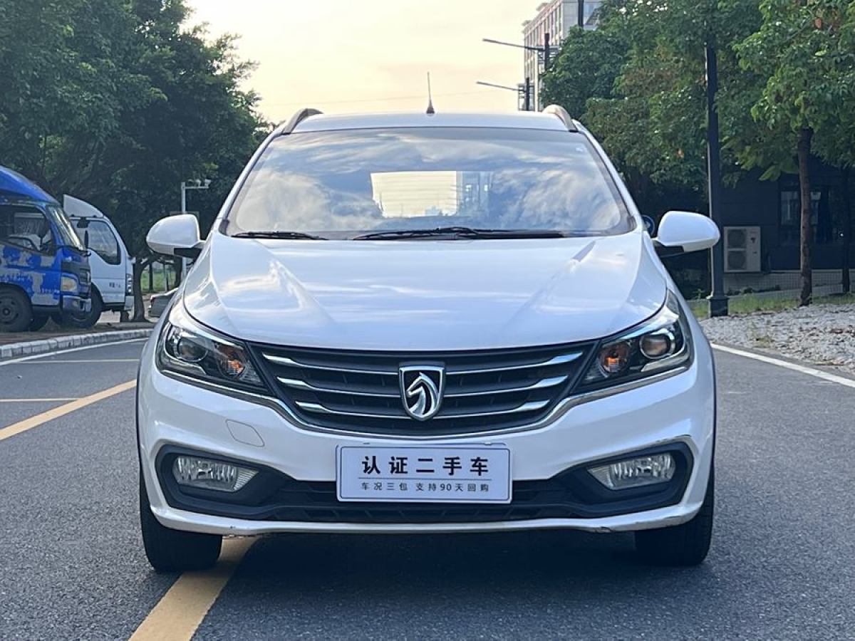 寶駿 310W  2019款  1.5L 手動(dòng)舒適型 國(guó)VI圖片