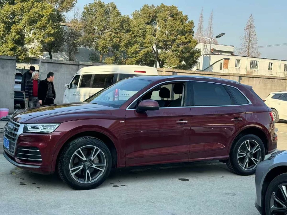 奧迪 奧迪Q3  2020款 35 TFSI 時(shí)尚動(dòng)感型圖片