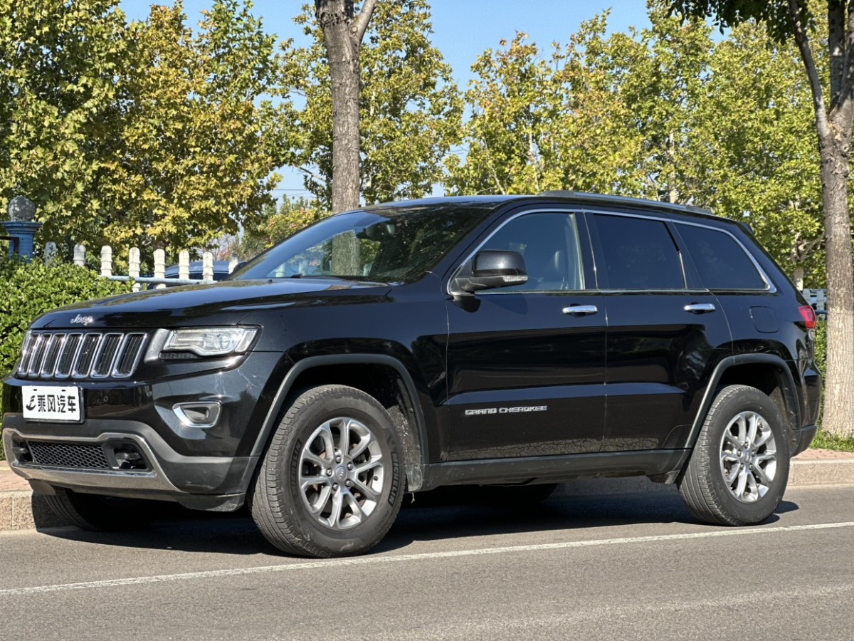 2013年11月Jeep 大切諾基  2014款 3.6L 精英導(dǎo)航版