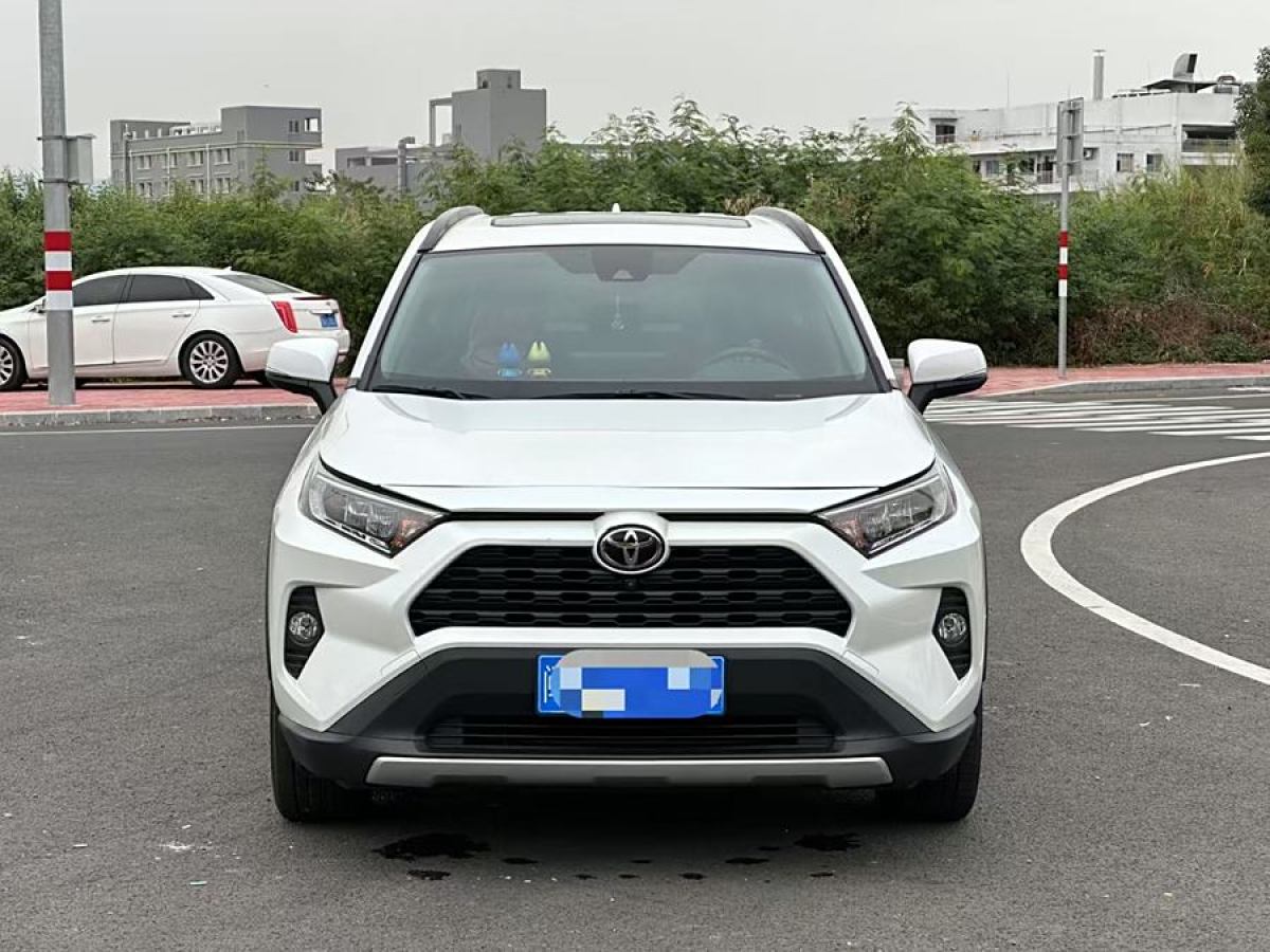 豐田 RAV4榮放  2022款 2.0L CVT兩驅(qū)風(fēng)尚版圖片