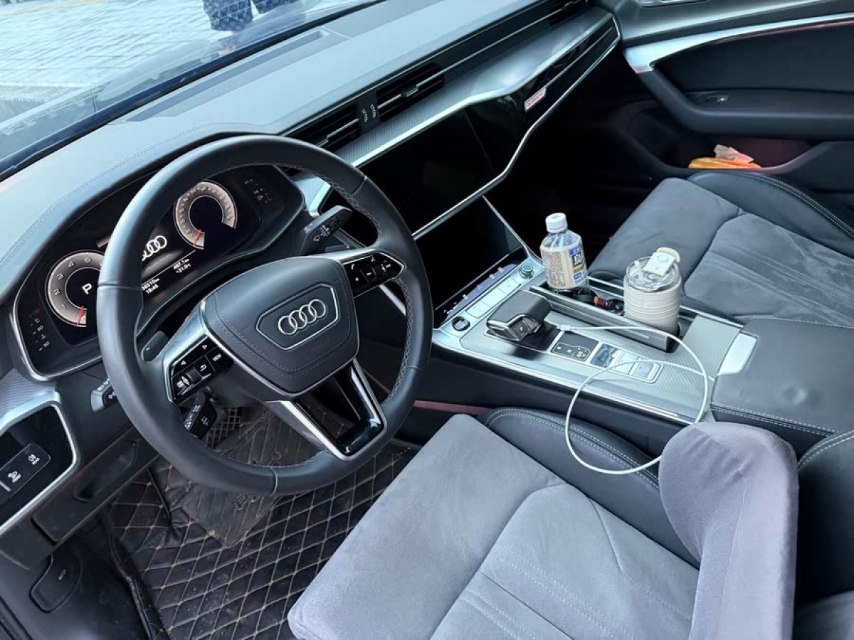 奧迪 奧迪A6L  2023款 改款 45 TFSI quattro 臻選動感型圖片