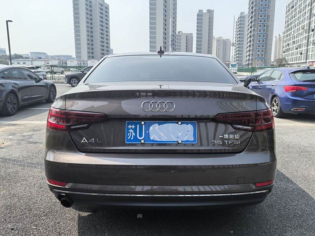 奧迪 奧迪A4L  2018款 30周年年型 30 TFSI 進(jìn)取型圖片