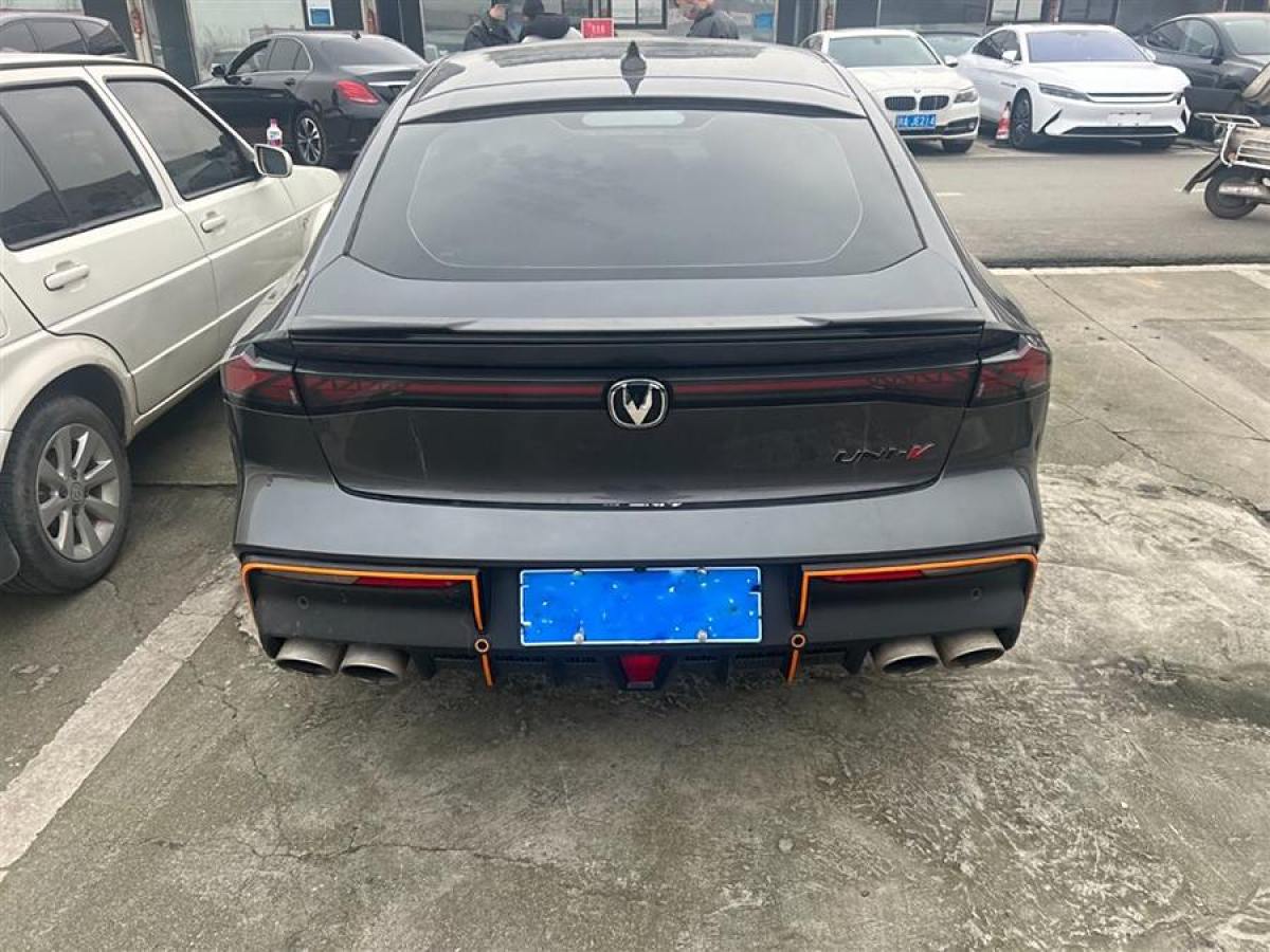 長(zhǎng)安 長(zhǎng)安UNI-V  2022款 1.5T 運(yùn)動(dòng)版圖片