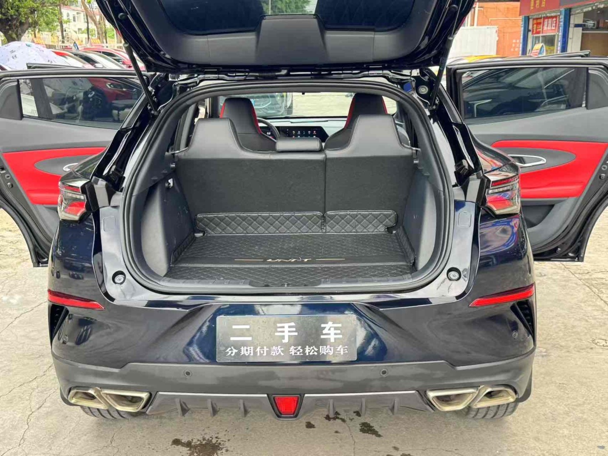 長(zhǎng)安 UNI-T  2020款 1.5T 尊貴型圖片