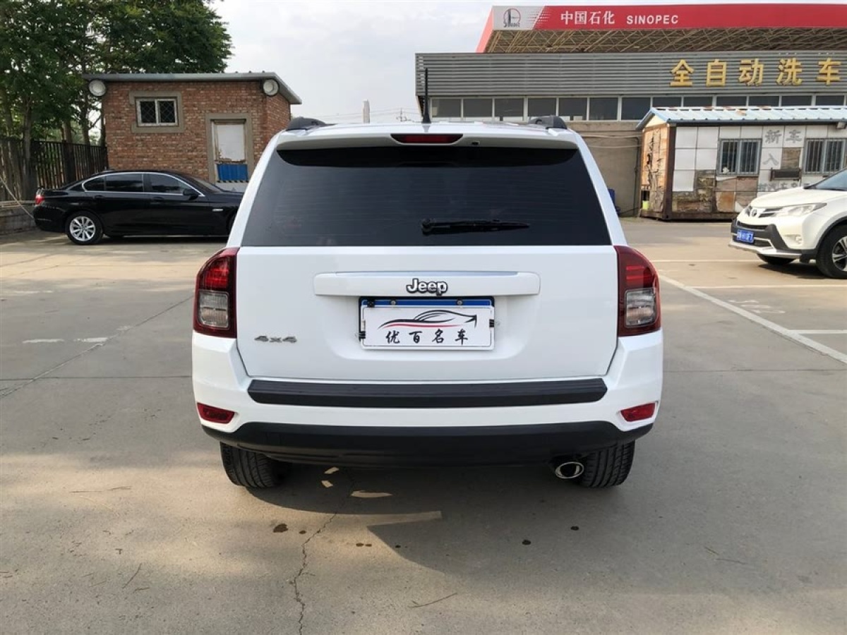 Jeep 指南者  2013款 2.0L 兩驅(qū)運動版圖片