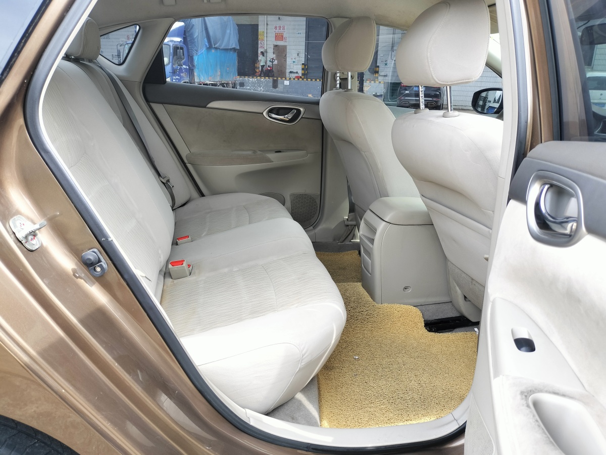 日產(chǎn) 軒逸  2012款 1.8XE CVT舒適版圖片