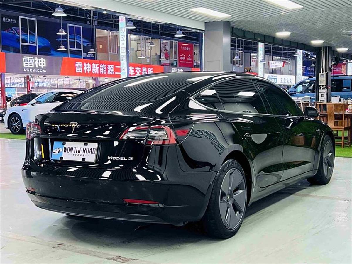 特斯拉 Model Y  2021款 改款 標(biāo)準(zhǔn)續(xù)航后驅(qū)升級(jí)版圖片