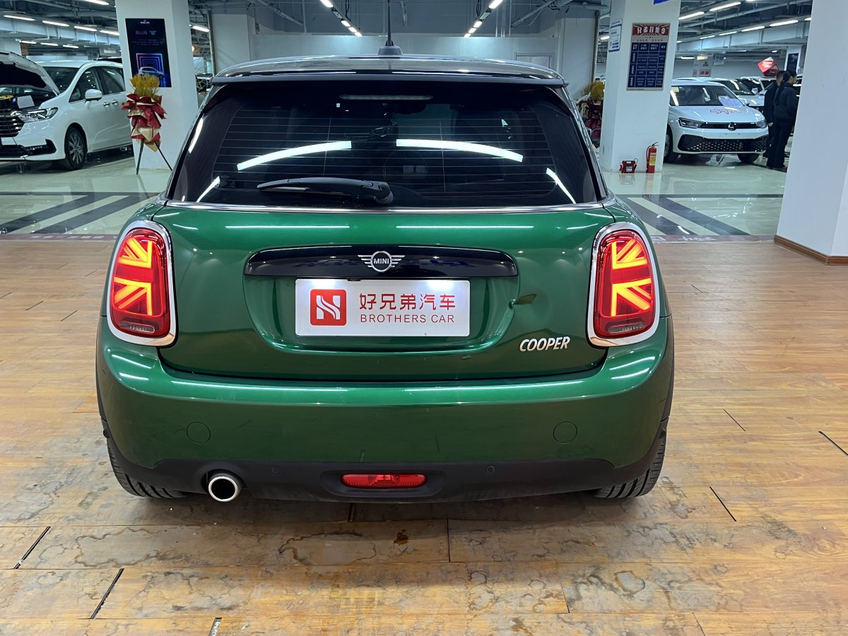 2020年10月MINI MINI  2019款 1.5T COOPER 藝術家