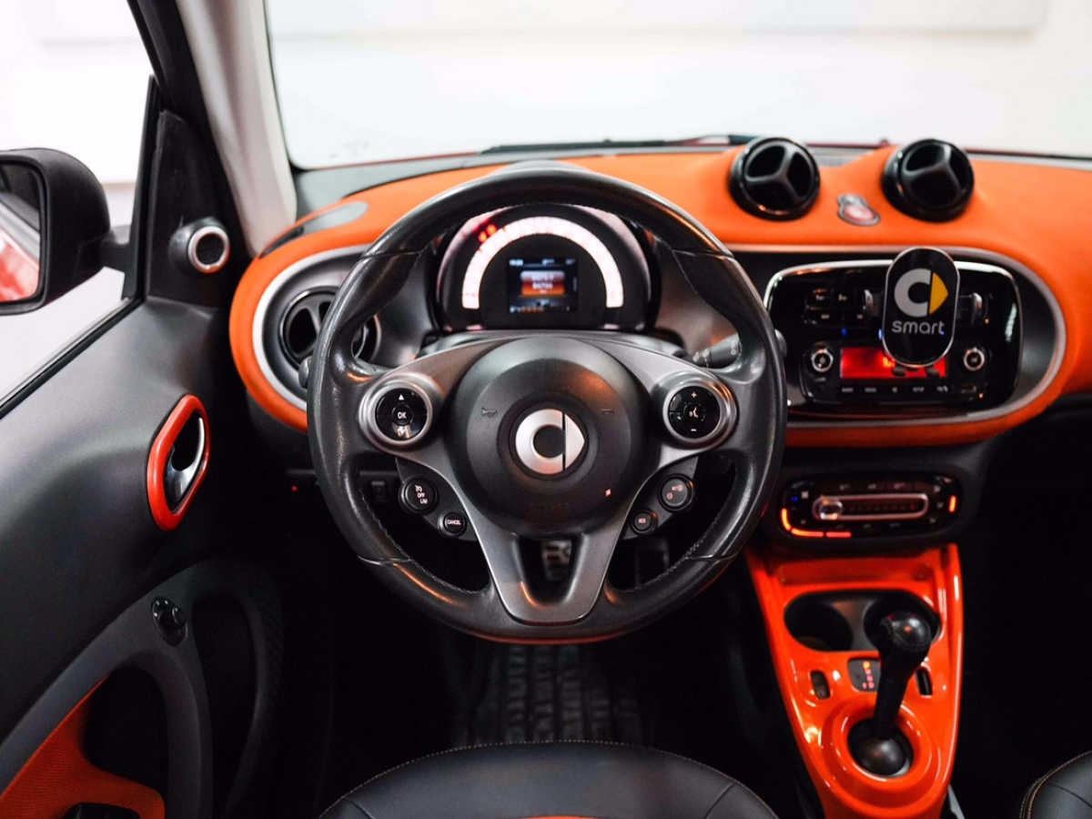 smart fortwo  2015款 1.0L 52千瓦硬頂靈動(dòng)版圖片