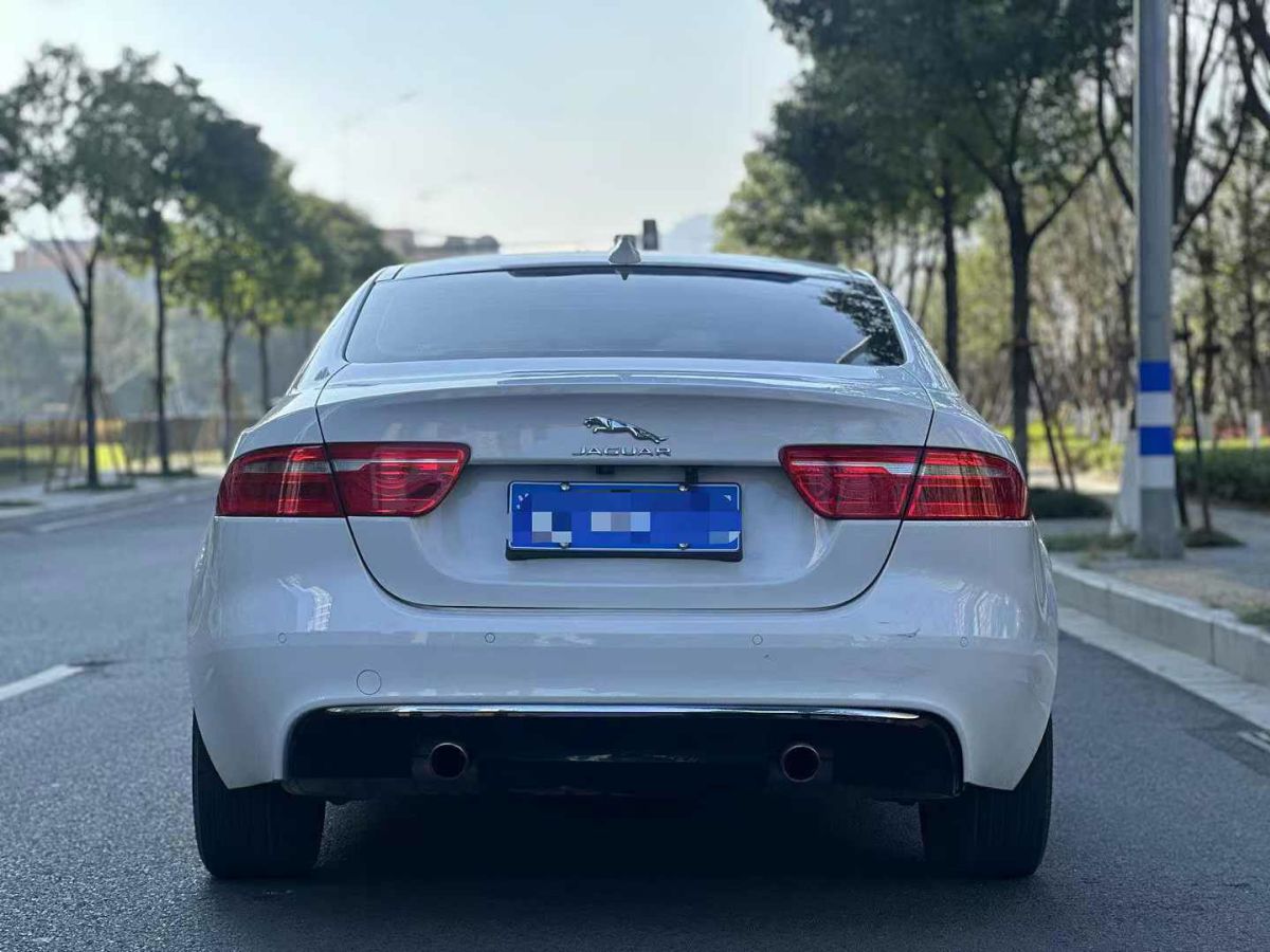 捷豹 XE  2018款 2.0T 300PS 四驅(qū)R-Sport運動版圖片